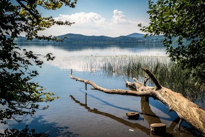 lake-928951_1920.jpg